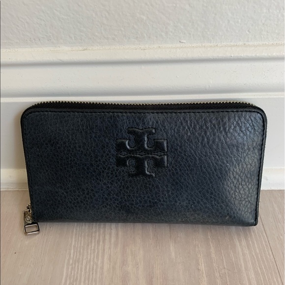 Tory Burch Handbags - Tory Burch black leather wallet zip around